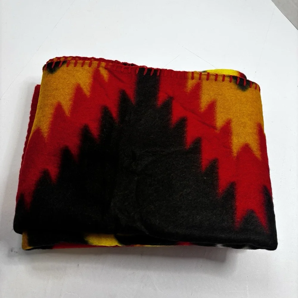 NWOT St Labre Indian School Blanket Southwest Aztec Native Throw Fleece 49